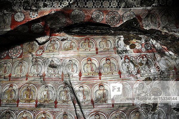 Sri Lanka  Dambulla  cave temple