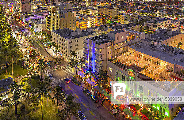 Stadtbild bei Sonnenuntergang von South Beach in Miami  USA