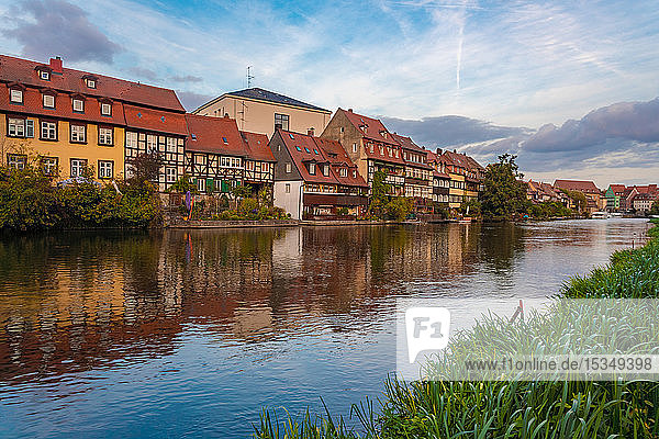 Alte Häuser an der Fischerei am Linken Regnitzarm  Klein Venedig  Bamberg  UNESCO-Welterbe  Bayern  Deutschland  Europa