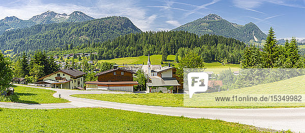Höhenansicht von Fieberbrunn  Fieberbrunn  Österreichische Alpen  Tirol  Österreich  Europa