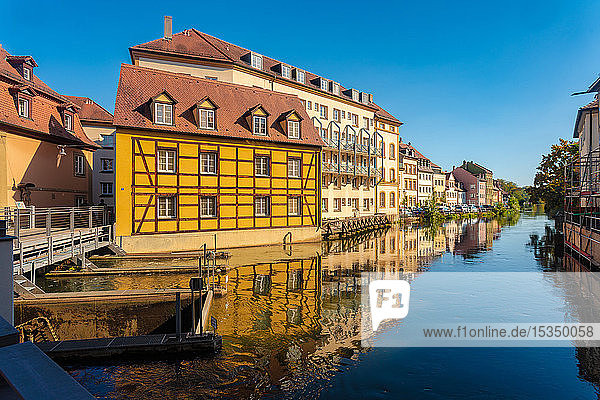 Historische Häuser am Fluss im Stadtzentrum von Bamberg  UNESCO-Welterbe  Bayern  Deutschland  Europa