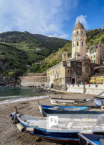 Kirche Santa Margherita di Antiochia  Vernazza  Cinque Terre  UNESCO-Weltkulturerbe  Ligurien  Italien  Europa