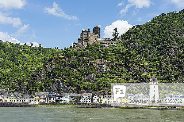 Castle Katz overlooking the Rhine and St. Goar UNESCO World Heritage Site Middle Rhine valley Rhineland-Palatinate Germany Europe