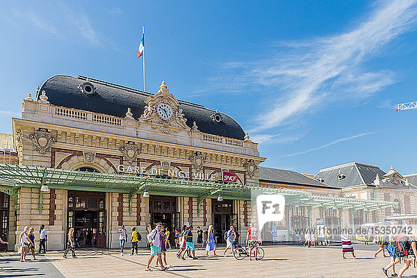 Bahnhof Nizza in Nizza  Alpes Maritimes  Côte d'Azur  Côte d'Azur  Provence  Frankreich  Mittelmeer  Europa