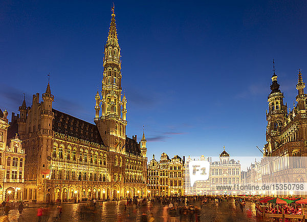 Grand Place and Brussels Hotel de Ville (Town Hall) at night  UNESCO World Heritage Site  Brussels  Belgium  Europe