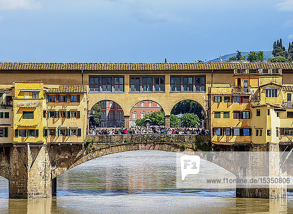 Ponte Vecchio und Arno-Fluss  Florenz  UNESCO-Weltkulturerbe  Toskana  Italien  Europa