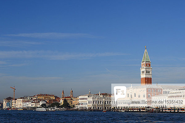Palazzo Ducale (Dogenpalast) und Markusplatz  Venedig  UNESCO-Weltkulturerbe  Venetien  Italien  Europa