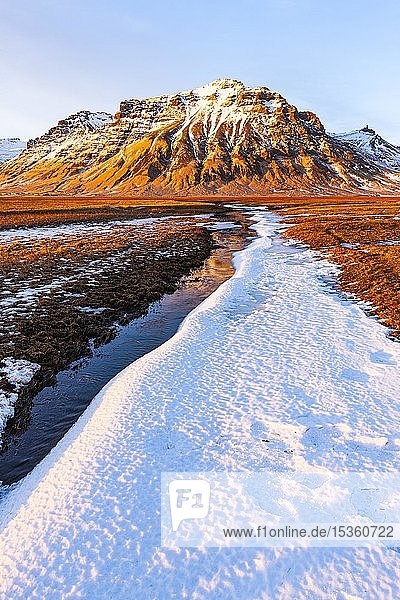 Berglandschaft am Myrdalsjökull  Sudurland  Südisland  Island  Europa