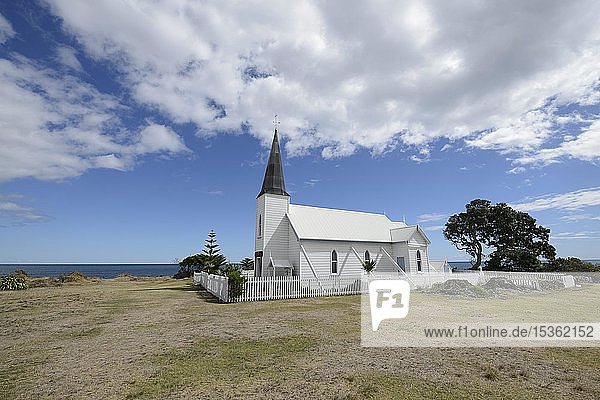 Christliche weiße Maori-Kirche in Raukokore  Ostkap  Nordinsel  Neuseeland  Ozeanien