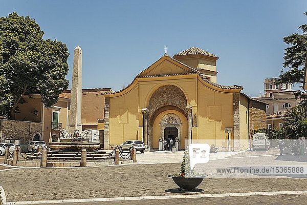 Kirche Santa Sofia Benevento  Archäologisches Museum  offizieller Kandidat der Unesco Kampanien  Italien  Europa