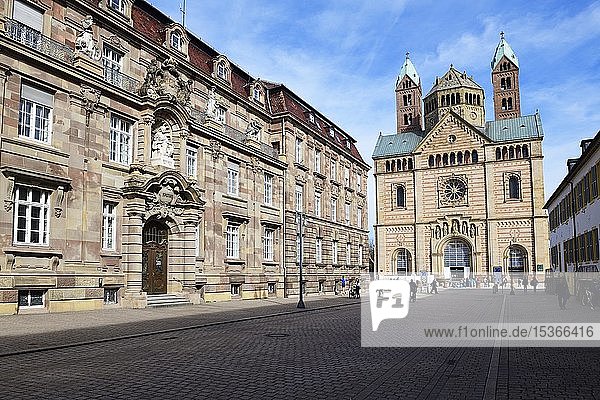 Stadthaus und Dom zu Speyer  UNESCO-Welterbe  Rheinland-Pfalz  Deutschland  Europa