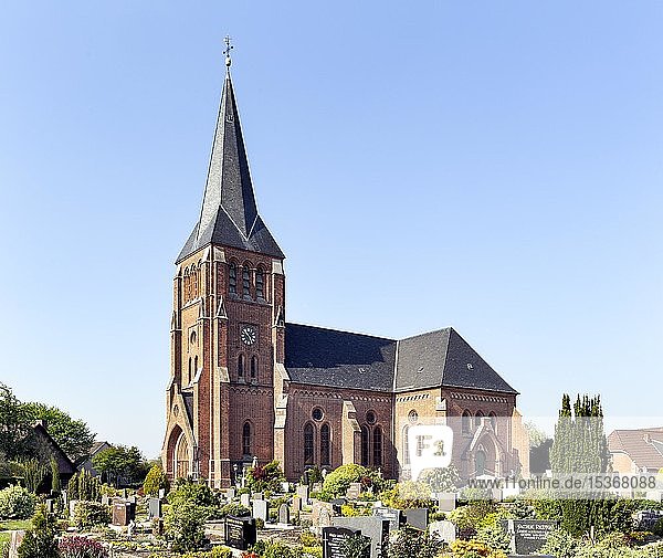 Kirche St. Cosmas und Damian mit Friedhof  Thedinghausen  Niedersachsen  Deutschland  Europa
