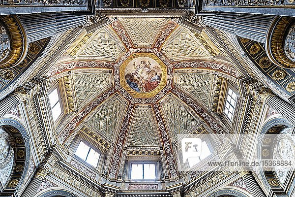 Kuppel der Cappella del Santissimo Sacramento  Dom San Pietro  Mantua  Lombardei  Italien  Europa