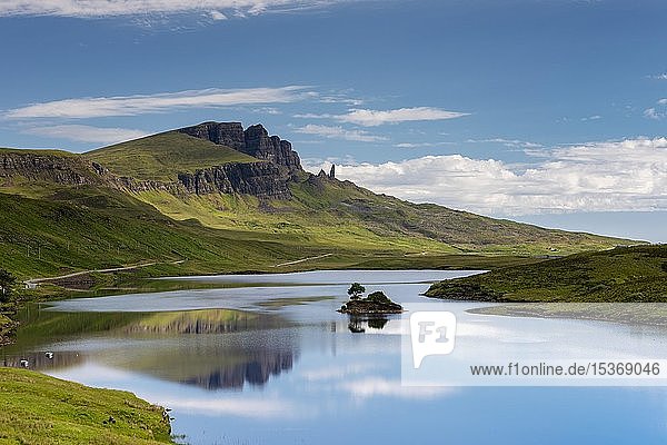 Small island in the lake behind Old Man of Storr  Isle of Skye  Scotland