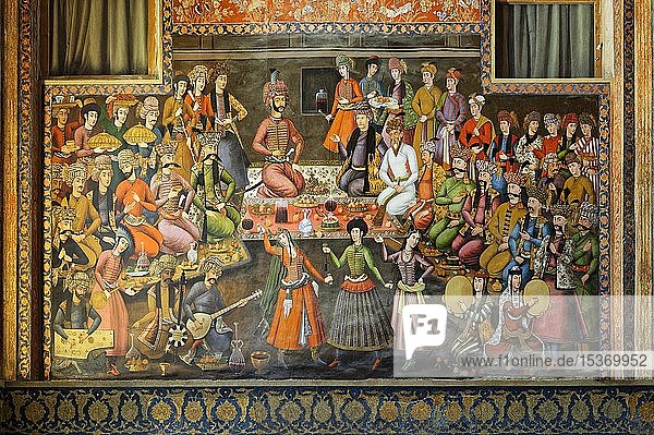Fresco  Shah Abbas II receiving Nadr Mohammad Khan ruler of Turkestan in 1658  Chehel Sotoun  Esfahan  Iran  Asia