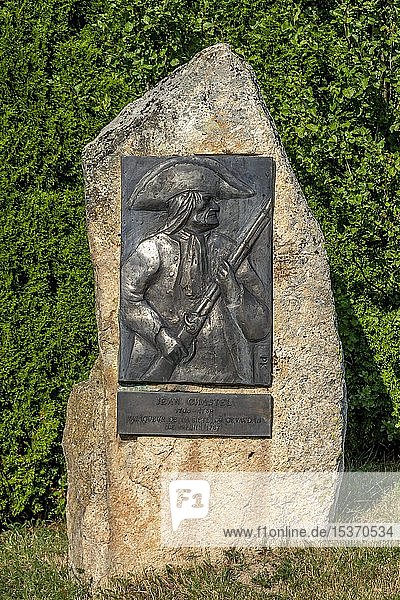 Gedenkstein für Jean Chastel  den Mörder der Bestie von Gevaudan  La Besseyre-St-Mary  Margeride  Departement Haute-Loire  Auvergne-Rhone-Alpes  Frankreich  Europa