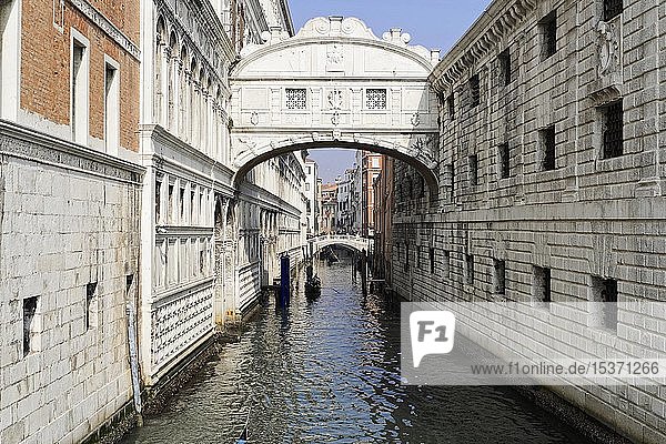Seufzerbrücke  Ponte dei Spospiri  Venedig  Italien  Europa