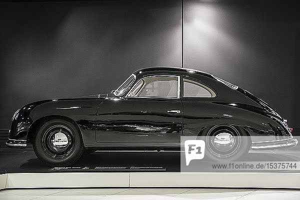 Porsche 356 Coupé Ferdinand  Porsche Museum  Stuttgart  Baden-Württemberg  Deutschland  Europa