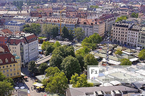 Blick auf den Viktualienmarkt  Altstadt  München  Oberbayern  Bayern  Deutschland  Europa
