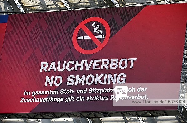 Anzeigetafel  strenges Rauchverbot im Stadion  Allianz Arena  München  Bayern  Deutschland  Europa