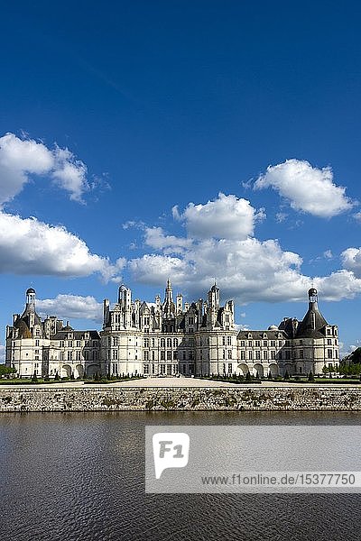 Königliches Schloss in Chambord Loiretal Departement Loir-et-Cher Centre-Val de Loire Frankreich Europa