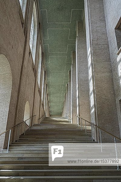 Treppe in der Alten Pinakothek München Oberbayern Bayern Deutschland Europa