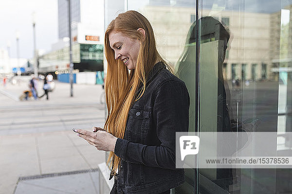 Rothaarige junge Frau per SMS  Berlin  Deutschland