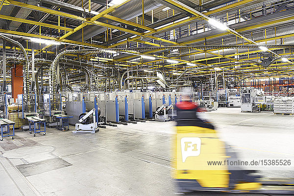 Maschinen für Transport und Verpackung in einer Druckerei