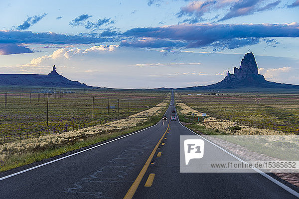 USA  Arizona  Monument Valley  leere Straße