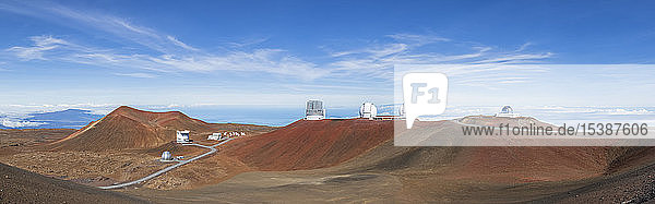 USA  Hawaii  Big Island  Volcano Mauna Kea  Mauna Kea Observatories  James Clerk Maxwell Telescope  Smithsonian Submillimeter Array  Subaru Telescope  Keck Observatory and NASA Infrared Telescope Facility
