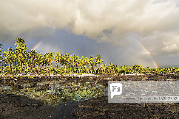 USA  Hawaii  Big Island  Pu'uhonua o Honaunau National Park  lava coast and rainbow