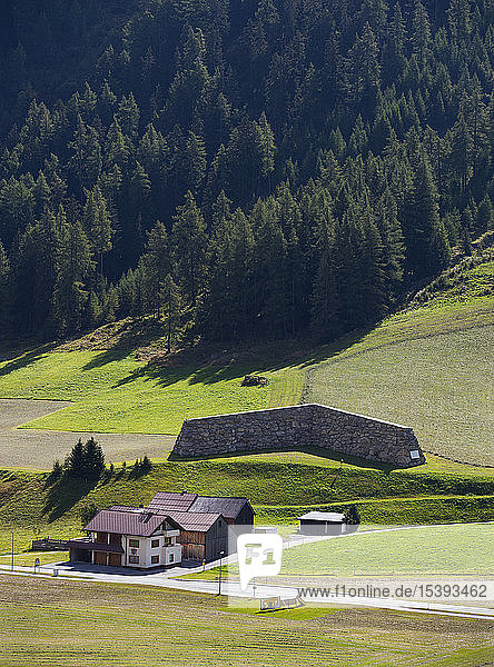 Österreich  Tirol  Paznauntal  Galtür  Lawinenschutz