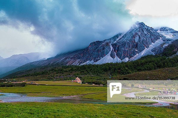 DaoChengYa butyl scenic mountains in sichuan province