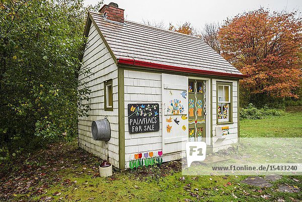 Canada Nova Scotia Digby Maud Lewis House Replica built by Murray Ross perfect replica of painter Maude Lewis's house now on display at the Art Gallery of Nova Scotia in Halifax interior ER-CAN-18-02.