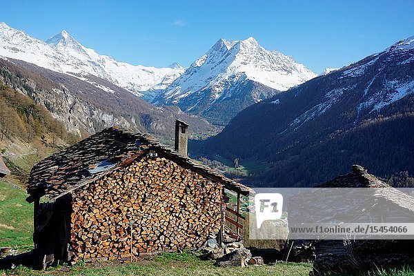 Switzerland Valais (Wallis) Val d'Herens Village of Evolene Volovron/ Suisse Valais (Wallis) Val d'Herens village traditionnel d'Evolene Volovron.
