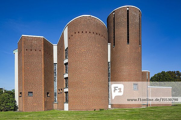 Herten Scherlebeck D-Herten D-Herten-Scherlebeck Ruhr area Westphalia North Rhine-Westphalia NRW Saint Ludgerus church catholic church of the congregation St Martinus brick building