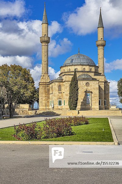 Sahidlar Xiyabani Mosque Mosque of the Martyrs Shahids Mosque Baku Azerbaijan.