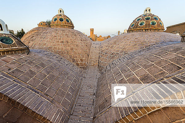 Badehaus Sultan Amir Ahmad  Dachkuppeln bei Sonnenuntergang  Kashan  Provinz Isfahan  Islamische Republik Iran  Naher Osten