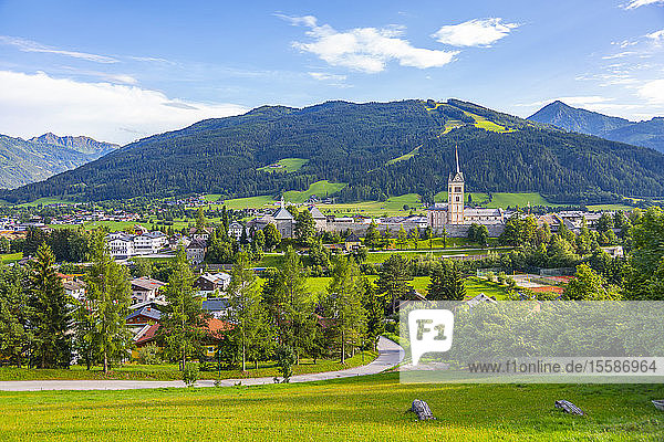 Blick auf die umliegende Landschaft  Berge von Radstadt aus  Radstadt  Steiermark  Österreich