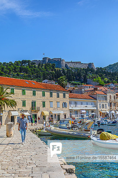 Festung Hvar  Stadt Hvar und Hafen  Hvar  Dalmatinische Küste  Kroatien