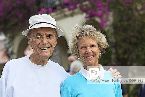 Lächelndes Seniorenpaar