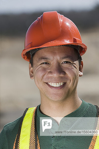 Porträt eines lächelnden Ingenieurs