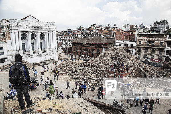 Überblick über den zerstörten Basantapur Durbar Square. Nepal hat alle seine wertvollen und historischen Denkmäler durch ein Erdbeben verloren.