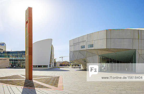 Modernes Äußeres des Kunstmuseums von Tel Aviv  Herta und Paul Amir Gebäude  Tel Aviv  Israel