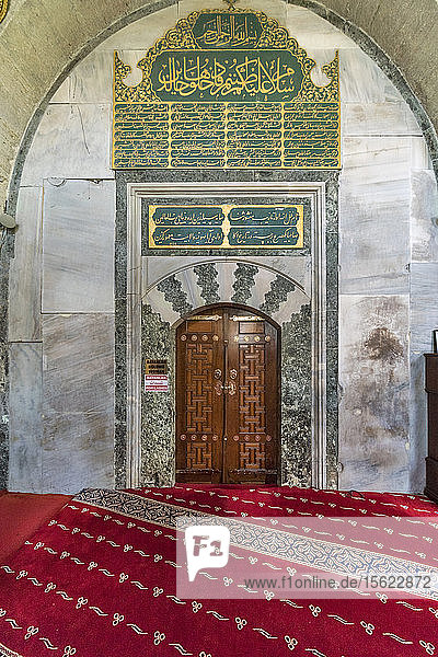 Ansicht der Tür der osmanischen Moschee  Teil der Hagiaï¾ Sophia  Istanbul  Türkei