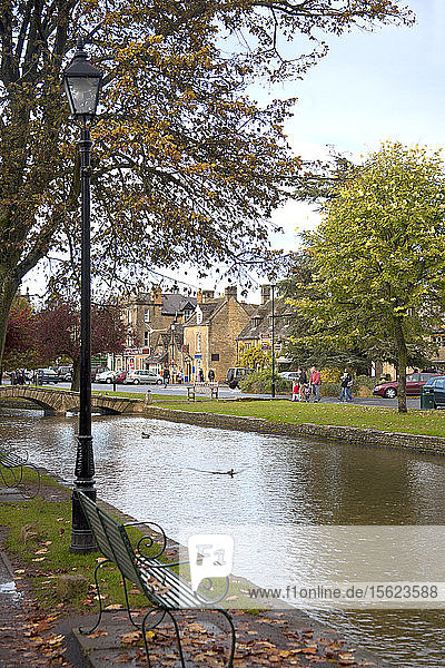 Bourton-on-the-water ist ein Dorf in Gloucestershire  England