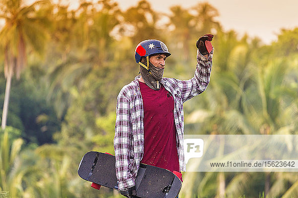 Porträt eines Skateboarders.