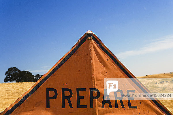 A 'prepare' sign.