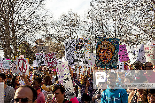 Demonstranten marschieren beim Women's March