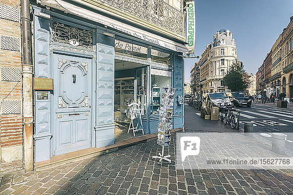 Gift shop Terre de Pastel at rue de Metz seen on sunny day  Toulouse  Occitanie  France